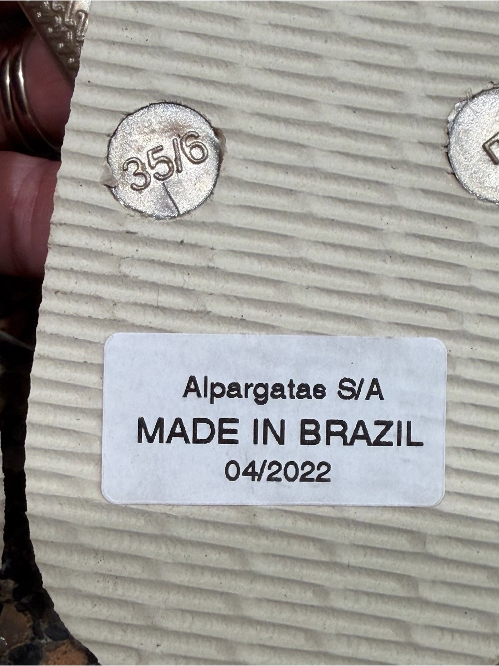 Havaianas Women's White Flip Flops with Metallic Straps new 6 - Picture 4 of 6